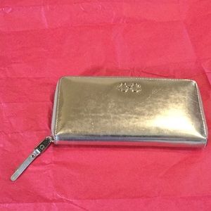Gold C Wonder wallet